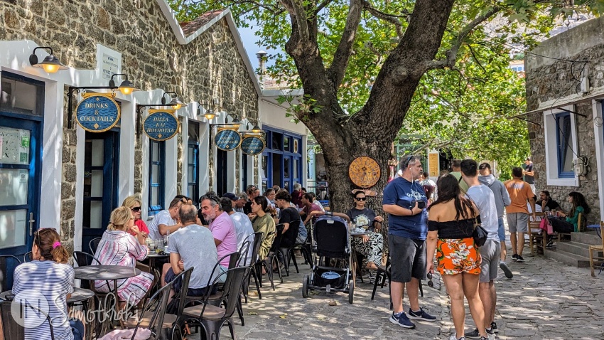 Cafeneaua Lefkos Pyrgos
